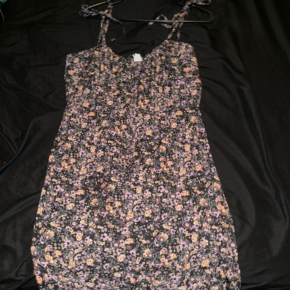 Flowery floral dress
￼